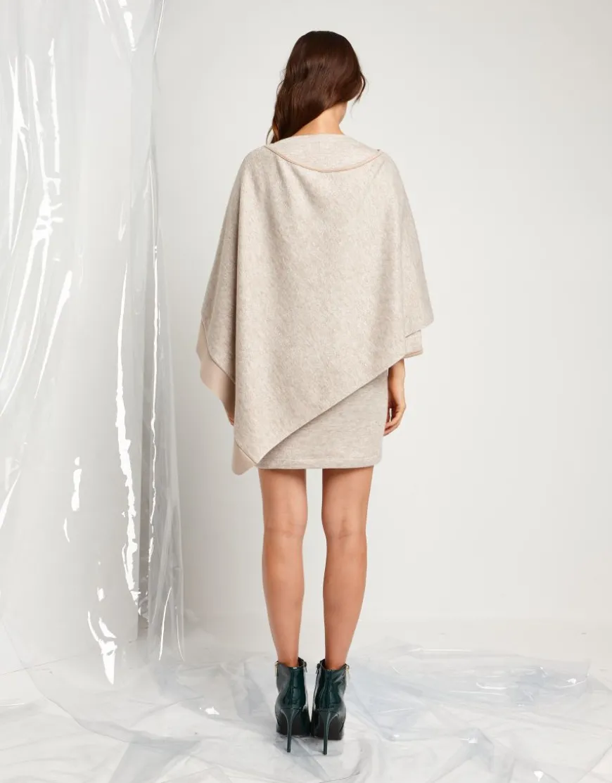 Poncho in maglia con riporti