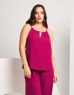 Top con scollo e accessorio