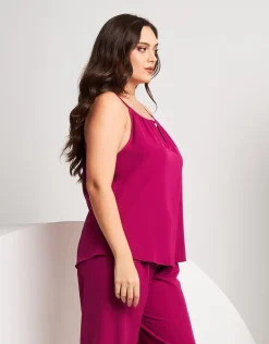 Top con scollo e accessorio