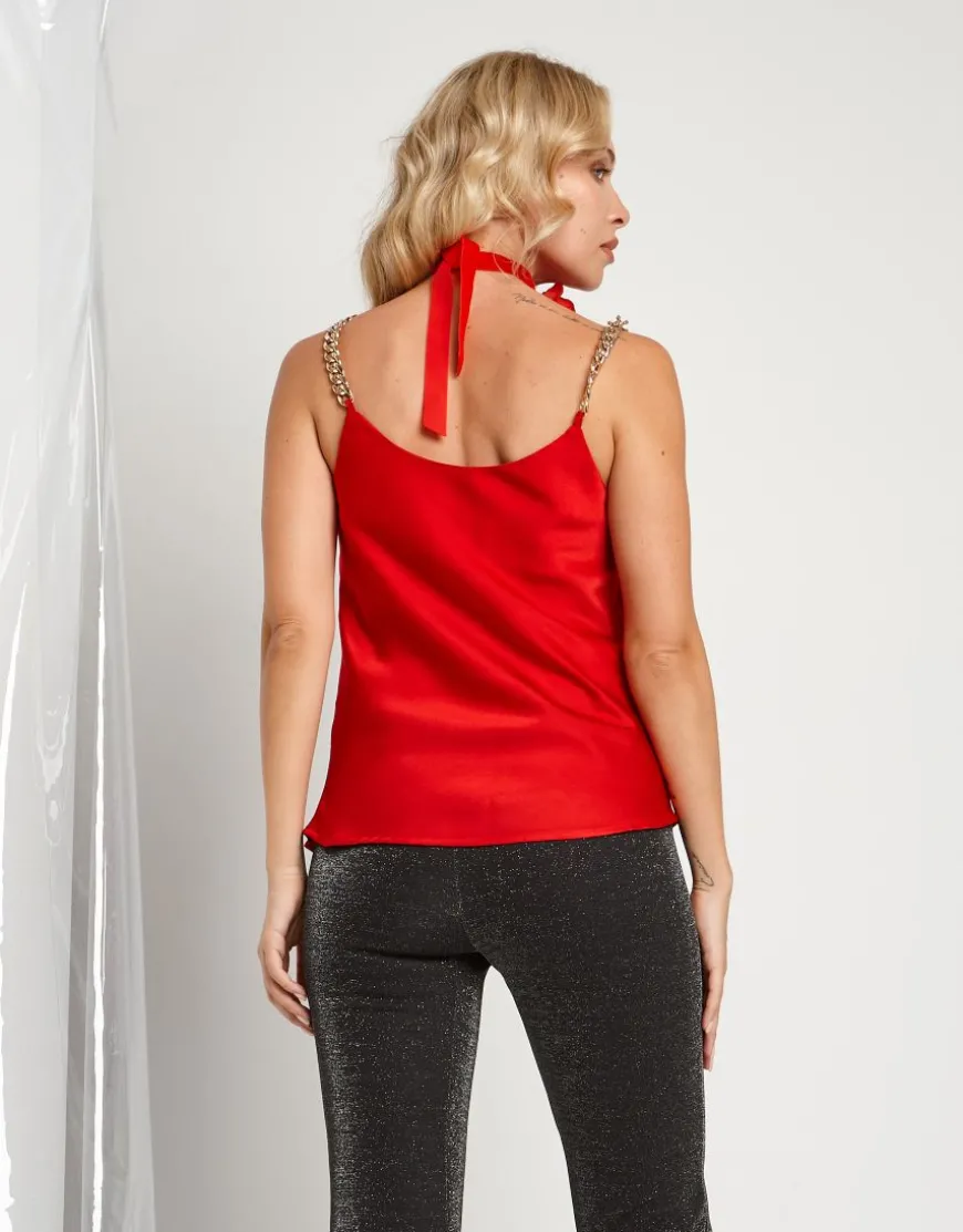 Top in raso con scollo e catene