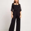 Tuta con pizzo e paillettes