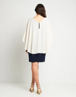 Vestito a tubino con mantellina