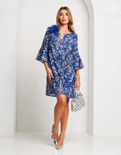 Vestito ad A con volant e accessorio