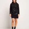Vestito con collo a cratere e ricamo di paillettes
