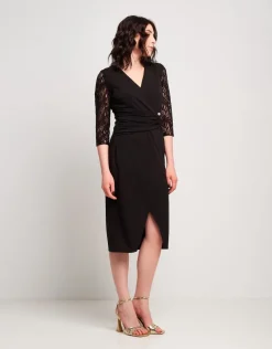 Vestito con drappeggio e pizzo