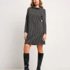 Vestito con linea ad A e collo a ciambella
