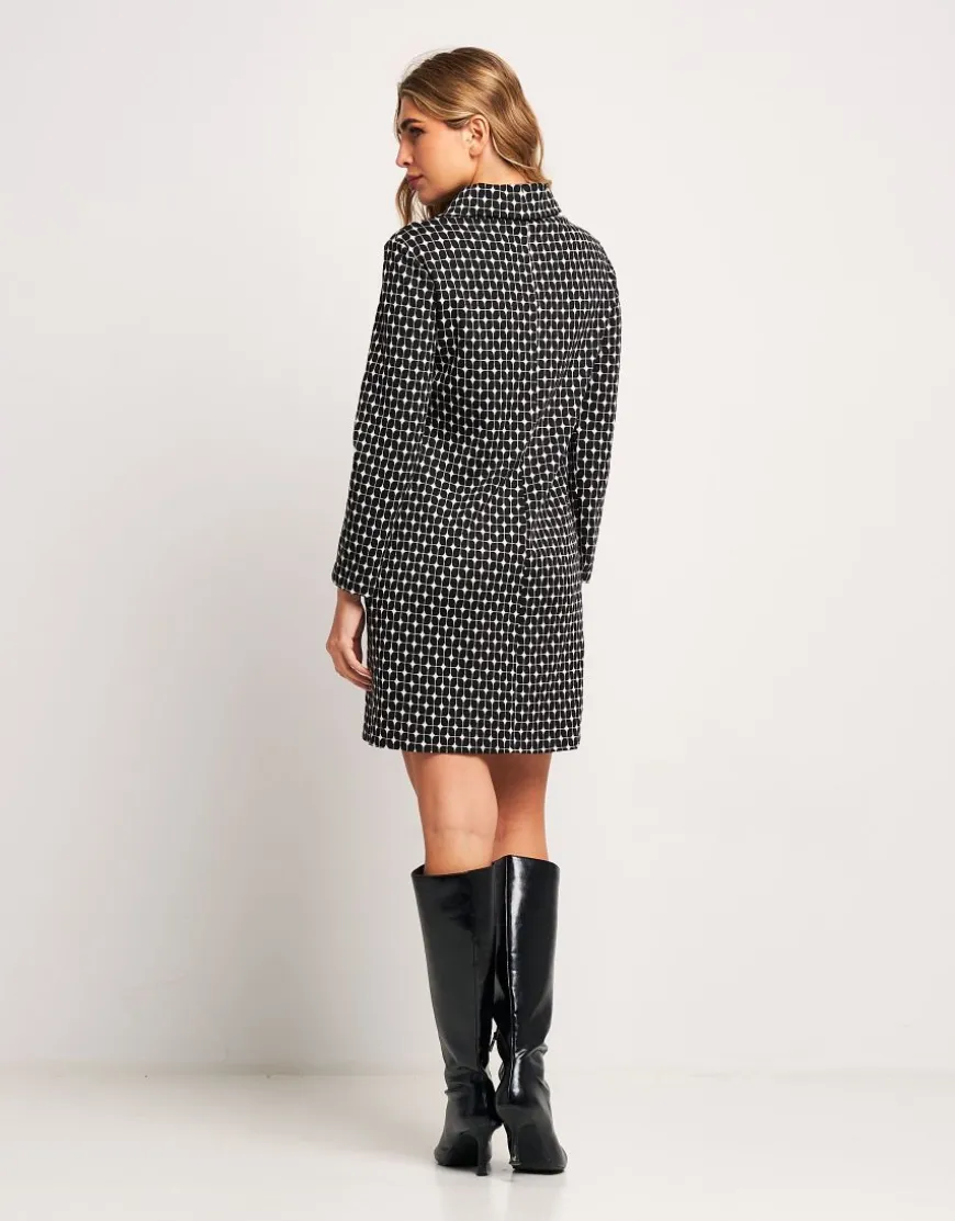Vestito con linea ad A e collo a ciambella