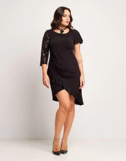 Vestito con manica in pizzo e paillettes