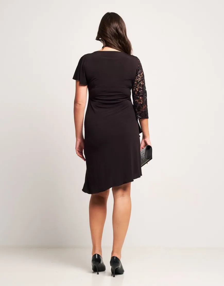 Vestito con manica in pizzo e paillettes