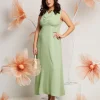 Vestito con scollo a cappuccio