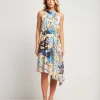 Vestito con scollo all'americana