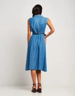 Vestito in denim con tasche e cintura