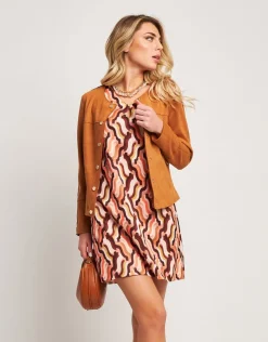 Vestito svasato con dettagli sullo scollo