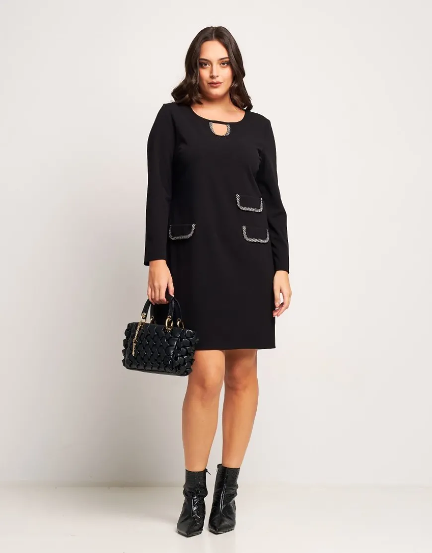Vestito svasato con pattine bordate